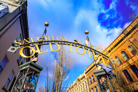Portland, United States - Dec 21, 2017 : Sign gate of Portland Old Townのeditorial素材