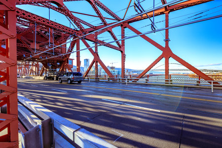Portland, US - Dec 21, 2017 : The Broadway bridge in downtown Portland, ORのeditorial素材