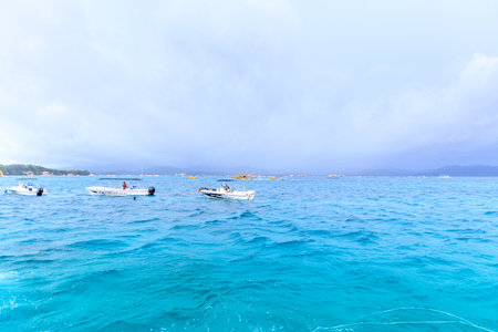 BORACAY ISLAND, PHILIPPINES - November 18, 2017 : Hopping, Dive boats in the Boracay seaのeditorial素材
