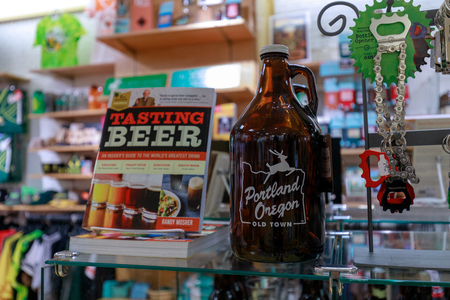 Portland, Oregon, USA - April 27, 2018 : Portland Souvenir Products at Made In Oregon shop at Pioneer Place, Shopping Mallのeditorial素材