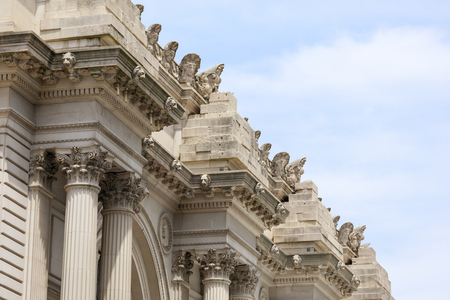 Upward view of architectural detail of the Metropolitan Museum of Art, NYCのeditorial素材