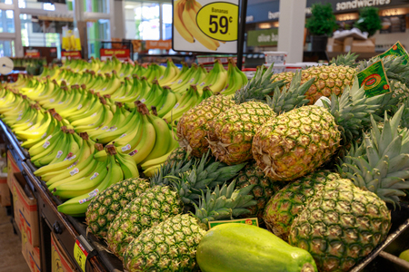 Portland, Oregon - May 14, 2018 : Fruits and vegetables on display in Fred Meyer, Inc., is a chain of hypermarket superstores in Portlandのeditorial素材