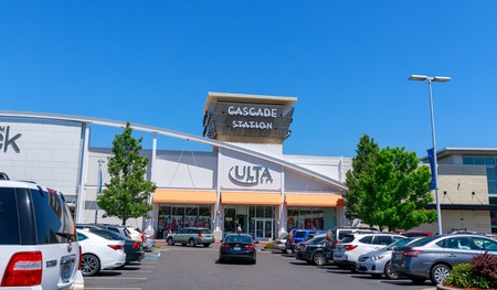 Portland, Oregon - May 14, 2018 : Cascade Station Outlet, which is a mixed-use development of a shopping centerのeditorial素材
