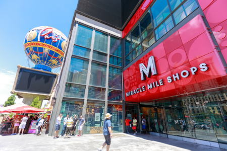 Las Vegas, Nevada - May 27, 2018 : Miracle Mile Shops in Las vegas stripのeditorial素材