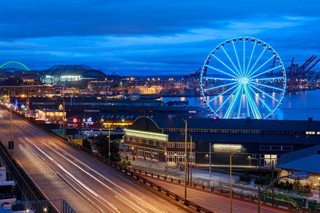 Seattle, Washington - June 30, 2018 : Seattle Great Wheel, Seattle's Ferris Wheel at Pier 57, Washingtonのeditorial素材