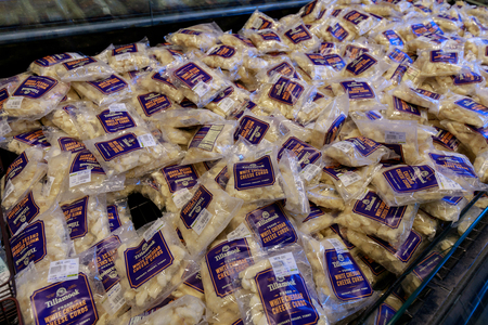 Tillamook, Oregon - Sep 3, 2018 : Cheese dairy products on display at Tillamook Cheese Factoryのeditorial素材