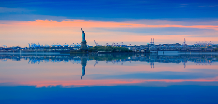 Statue of Liberty at sunset, Beautiful cityscapeの写真素材