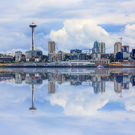 Seattle Skyline, cloudy day, square ratioのeditorial素材