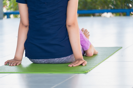 Asian young muslim yoga experts women are showing the correct posture for those attending yoga classes. Have followedの写真素材