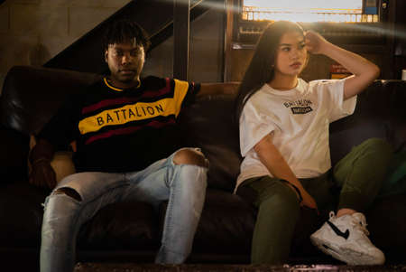 Friends chilling with great vibes for a photo shootのeditorial素材