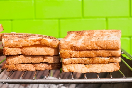 toasted bread 