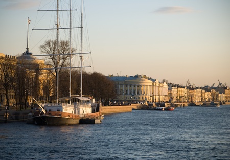 View over the Neva River on the English Embankment in the eveningの写真素材