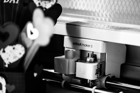 Tiffin, Iowa, USA - 10.2022 - Cricut smart cutting tool used in arts and crafts to make custom designs.のeditorial素材
