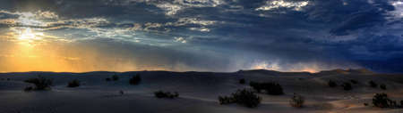 Death Valley, avant la tempêteの写真素材