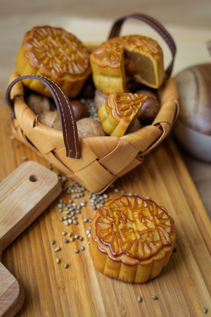 Mid autumn moon cakes and nutsのeditorial素材