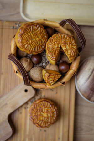 Mid autumn moon cakes and nutsのeditorial素材