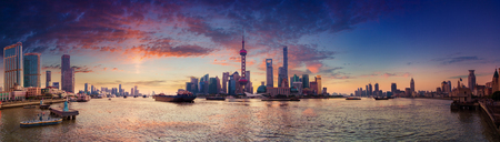Shanghai Lupu River Bund Lujiazui Building Landscapeのeditorial素材