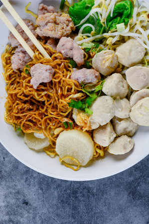 noodles with pork and meat balls