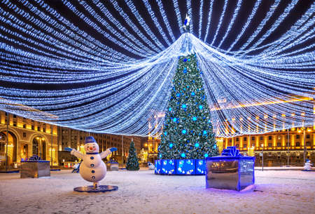 Christmas tree on Lubyanskaya Square in Moscow in the light of night lightsのeditorial素材