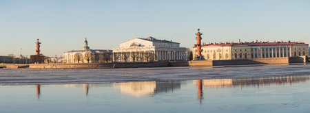 Panoramic view of the Spit of Vasilievsky island early in the morning, St. Petersburg, Russiaの写真素材
