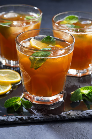 mint iced tea in glasses, vertical, closeupの写真素材