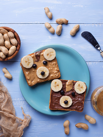 Bear sandwiches with peanut butterの写真素材