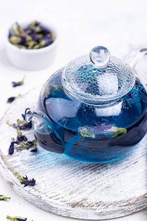 Blue tea Butterfly pea or anchan with dry flower of clitoriaの写真素材