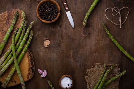 Fresh raw ripe green asparagusの写真素材