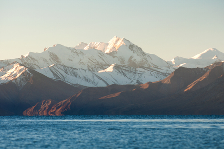 Tsomoriri Wetland Conservation Reserve, Himalayan mountain lake in Himalayas Tso Moririの写真素材