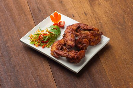 deep fried asian chicken wingsの写真素材