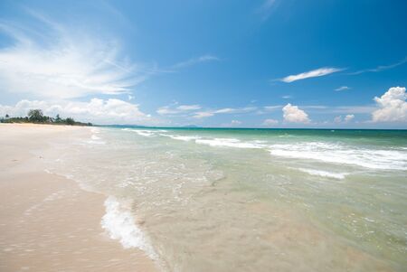 Pantai Kijal popular white sandy beach in malaysia
の写真素材