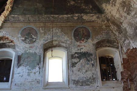 Russia, Saratov region, Loch - aug,2017. Old dilapidated temple. Church building. painting on the walls of an ancient Orthodox churchのeditorial素材