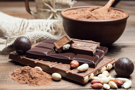 black and milk chocolate, cocoa in the bowlの写真素材