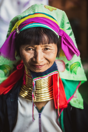 CHIANG MAI, THAILAND - AUG 2: Unidentified Karen tribe woman poses in Chiang Maiのeditorial素材