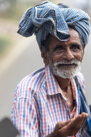 Foto de AMILNADU INDIA - FEB 15, 2023: Old Indian men portrait - Imagen libre de derechos