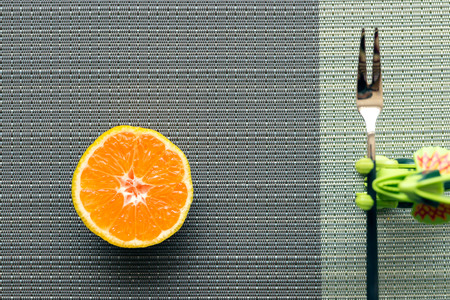 The oranges in the fruit bowlの写真素材