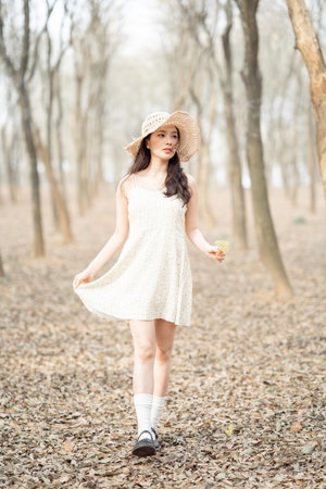 the girl in the parkの写真素材