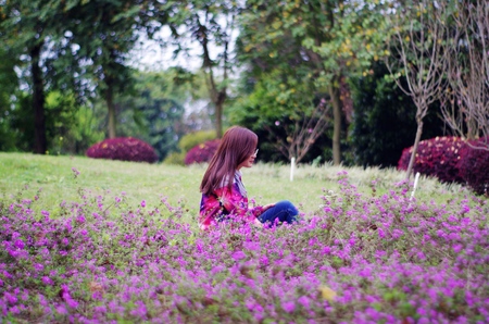 Spring flower girlのeditorial素材