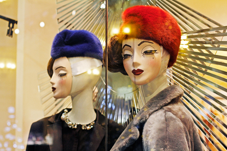 Moscow, Russia - December 01, 2015: Female mannequins in a fashion store of GUM in Moscowのeditorial素材