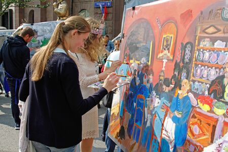Moscow, Russia - September 10, 2017: People paint on Tverskaya street at the City Day (870 years) in Moscowのeditorial素材