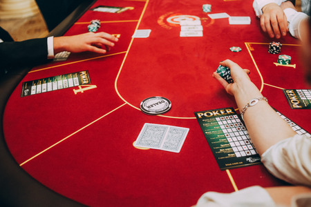 People play casino games croupier (dealer) Selected focus.の写真素材