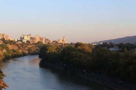 River Mtkvari In Tbilisi, Georgia At Sunsetのeditorial素材