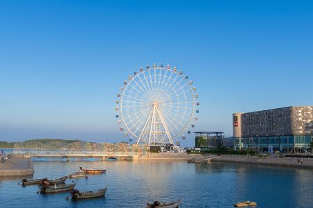 Qingdao Ferris Wheel Sceneryのeditorial素材