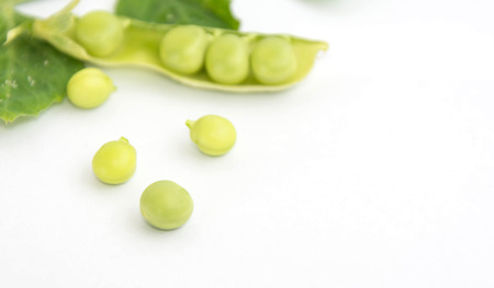 green peas on white backgroundの写真素材