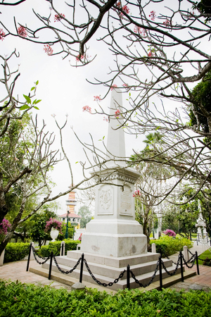 Phra Nakhon Si Ayutthaya - March 1, 2008: Monument of Queen Sunanta, King Rama V's royal consort, and their son who were died in a boat accident at Bang Pa-In Royal Palace.のeditorial素材