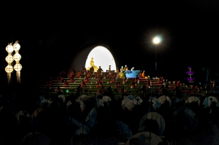 CHIANGMAI, THAILAND - OCTOBER 29 2011 :Thai people floating lamp. October 29 ,2011 in Tudongkasatarn, Chiangmai, Thailand. Tudongkasatarn is where floating lamp ceremony takes place every year.のeditorial素材