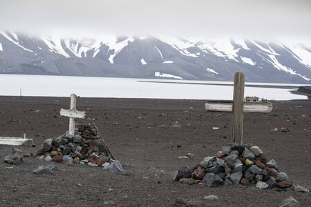 Old wooden cross on the grave, Antarcticaの写真素材