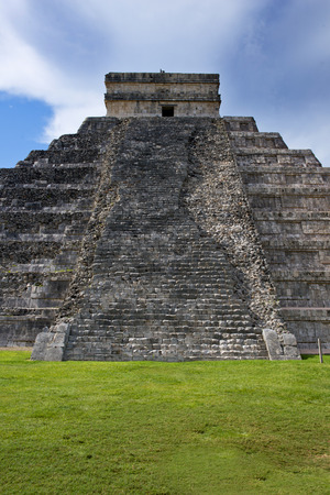 The pyramid of Kukulkanの写真素材