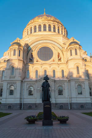 Summer views of the Nikolsky Sea Cathedral and the monument to Admiral Ushakov in the morning at dawnのeditorial素材