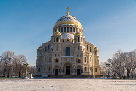 Russia. Kronstadt. St. Nicholas Sea Cathedral on a frosty February day.のeditorial素材